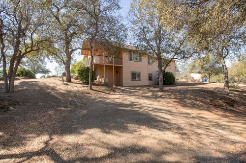 30282 Chinquapin Lane, Prather, CA, 93651 | Card Image