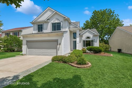 1526 Oxford Cir, Grayslake, IL, 60030-7935 | Card Image