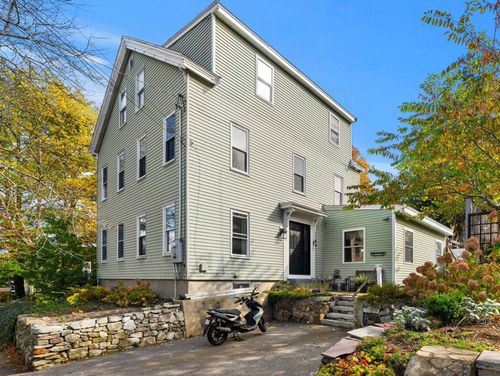 21-21 Woodland St, Newburyport, MA, 01950 | Card Image