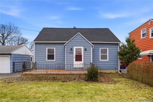 795 Mineral Springs Rd, West Seneca, NY, 14224-1048 | Card Image