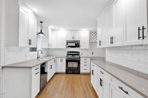 408 Brookcliff Ln, Cary, NC, 27511-5603 | Card Image