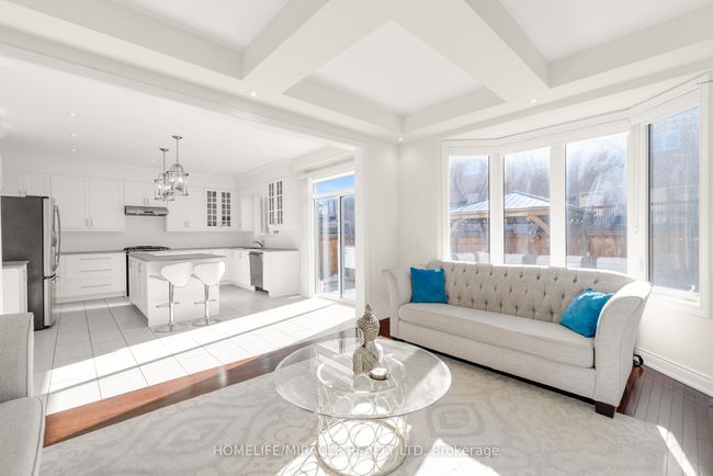 49 Lavallee Cres, House other with 6 bedrooms, 5 bathrooms and 4 parking in Brampton ON | Image 11