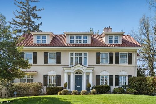 9 Quentin Ct, Maplewood, NJ, 07040-2111 | Card Image