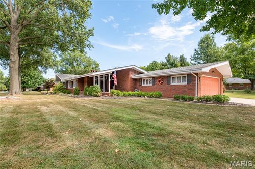 100 Dewey Dr, Collinsville, IL, 62234-2917 | Card Image
