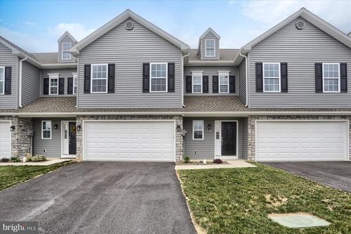 81 Cortland Xing, PALMYRA, PA, 17078-4400 | Card Image