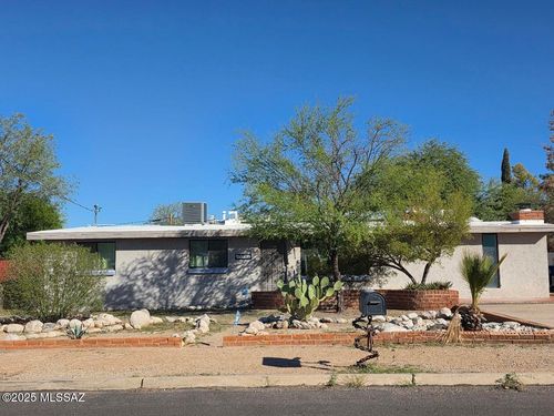 5741 E Mabel St, Tucson, AZ, 85712-5012 | Card Image