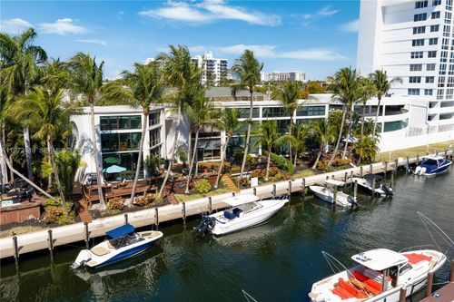 3068 Ne 49th St, Fort Lauderdale, FL, 33308-4915 | Card Image