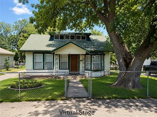 111 Dunbar St, Refugio, TX, 78377-2417 | Card Image