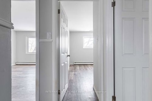 75 King Edward Ave, London, ON, N5Z3S7 | Card Image