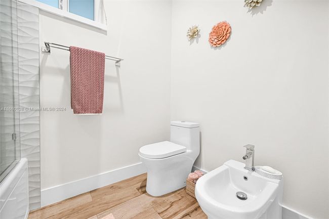 433 Nw 127 Th Ave, House other with 5 bedrooms, 4 bathrooms and null parking in Miami FL | Image 39