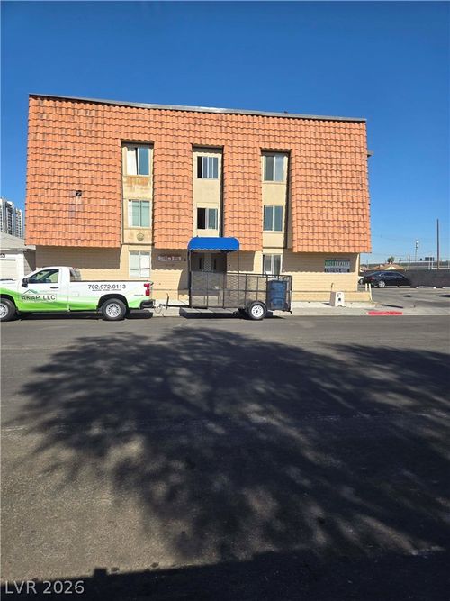 14-305 N 10th St, Las Vegas, NV, 89101-3118 | Card Image