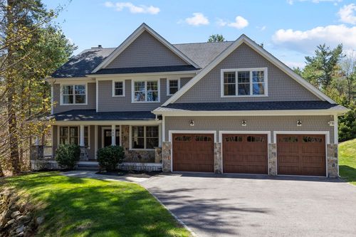 205 Pond St, Hopkinton, MA, 01748-1509 | Card Image