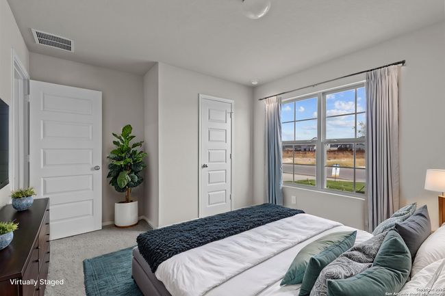 137 Cheyenne Dr, House other with 4 bedrooms, 3 bathrooms and null parking in Floresville TX | Image 19