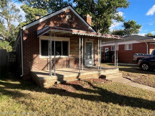 8656 Nightingale St, Dearborn Heights, MI, 48127-1205 | Card Image