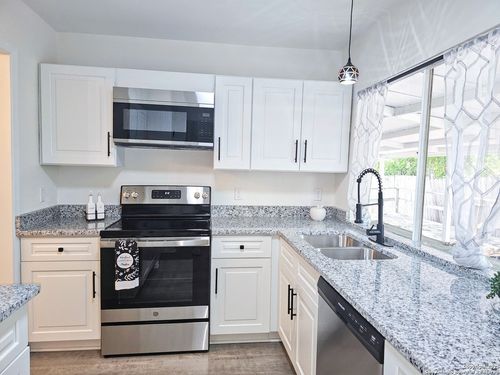 6606 Lake Glen St, San Antonio, TX, 78244-1627 | Card Image