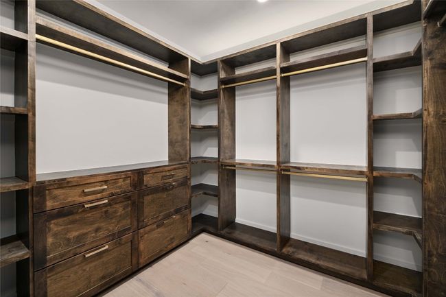 2401 Oakhaven Cir, House other with 5 bedrooms, 5 bathrooms and 3 parking in Austin TX | Image 20