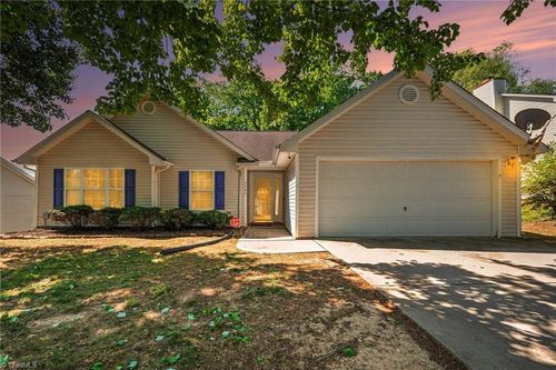 5508 Grapevine Ct, Greensboro, NC, 27405-8511 | Card Image