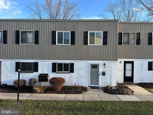 5 Fords Edge, ROYERSFORD, PA, 19468-2662 | Card Image