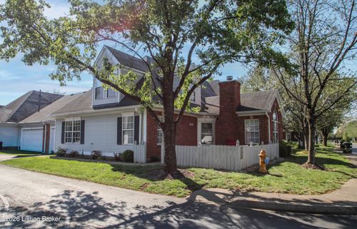 3827 Greenhurst Dr, Louisville, KY, 40299-6509 | Card Image