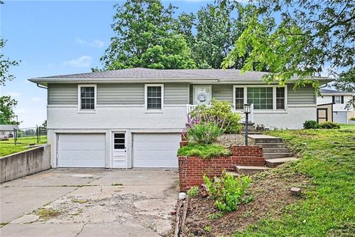 1207 Safari Dr, Saint Joseph, MO, 64506-2544 | Card Image