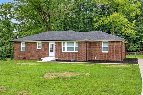 32 W Bel Air Blvd, Clarksville, TN, 37042-4007 | Card Image