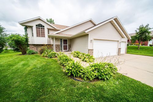 730 9th St Sw, Pine Island, MN, 55963-6776 | Card Image