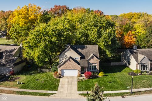 10716 Sherborne Rd, Fishers, IN, 46038-2671 | Card Image