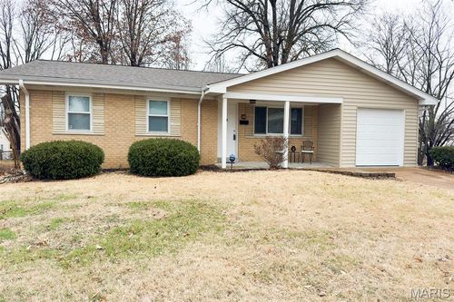 660 Herbst Dr, Florissant, MO, 63031-5432 | Card Image