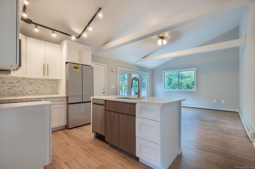 147 Chestnut Tree Hill Rd, Oxford, CT, 06478-1406 | Card Image
