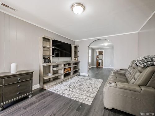 75 E Henry St, River Rouge, MI, 48218-1639 | Card Image