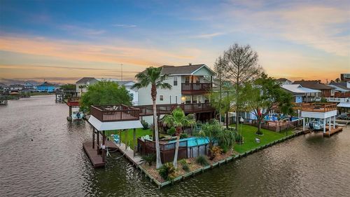 9 S Sandpiper St, La Marque, TX, 77568-6539 | Card Image