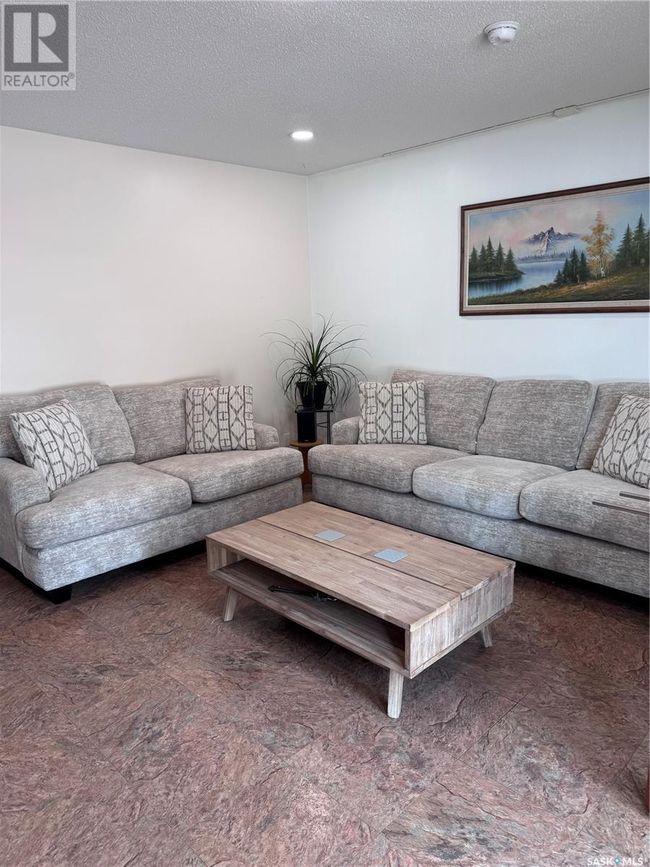 1159 Chaplin St E, House other with 5 bedrooms, 4 bathrooms and null parking in Swift Current SK | Image 10
