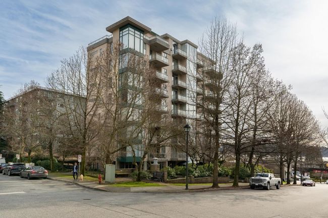 502 - 588 16 Th Street, Condo with 1 bedrooms, 1 bathrooms and 1 parking in West Vancouver BC | Image 3