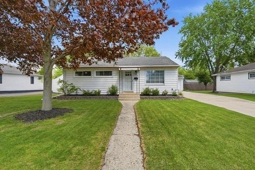 1517 N Bel Ayr Drive, WAUKESHA, WI, 53188 | Card Image