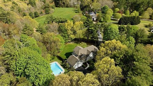 7 Shadow Farm Ln, Rochester, MA, 02770-1329 | Card Image