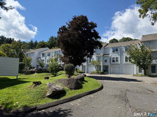 2-64 Deerwood Ln, Waterbury, CT, 06704-1662 | Card Image