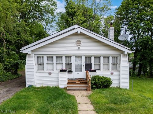 709 Longview Ave, Akron, OH, 44307-1240 | Card Image