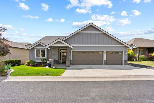 8814 E Clearview Ln, Spokane, WA, 99217-6063 | Card Image