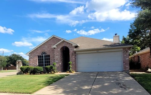 8470 Goldfinch Way, Dallas, TX, 75249-2317 | Card Image