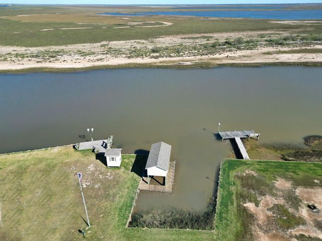 1709 County Road 441 D, House other with 3 bedrooms, 2 bathrooms and null parking in Brazoria TX | Image 46