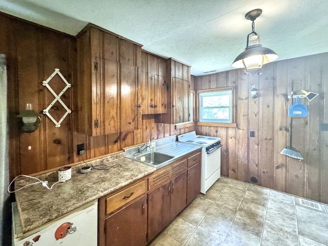 1204 W Reynolds St, House other with 3 bedrooms, 2 bathrooms and 6 parking in Pontiac IL | Image 39
