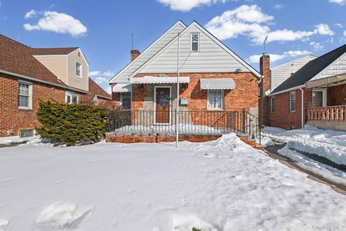 8311 Little Neck Pkwy, Glen Oaks, NY, 11004-1624 | Card Image