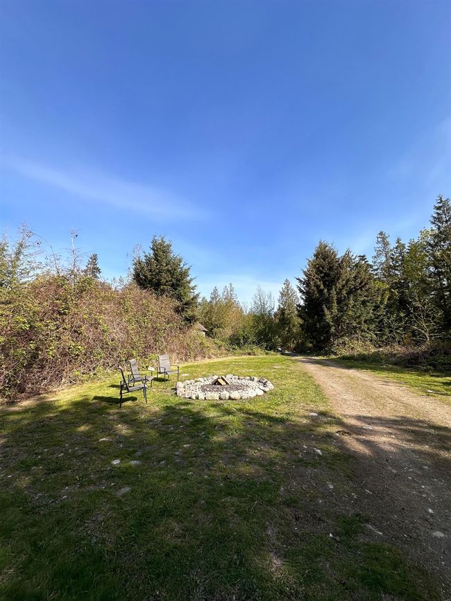 6244 Sunshine Coast Highway, House other with 3 bedrooms, 2 bathrooms and 4 parking in Sechelt BC | Image 32
