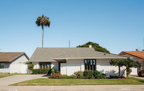 21072 Amberwick Ln, Huntington Beach, CA, 92646-7338 | Card Image