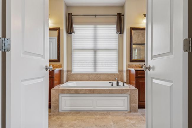 6715 Clear Creek Loop, House other with 3 bedrooms, 3 bathrooms and null parking in Powell OH | Image 35