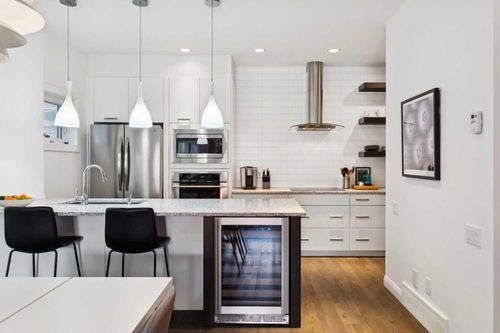 1-2421 2 Ave Nw, Calgary, AB, T2N0H5 | Card Image