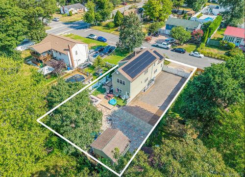 193 Milandy St, Brentwood, NY, 11717-5808 | Card Image