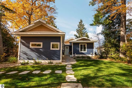 2598 Birchview Dr, Kewadin, MI, 49648-9205 | Card Image