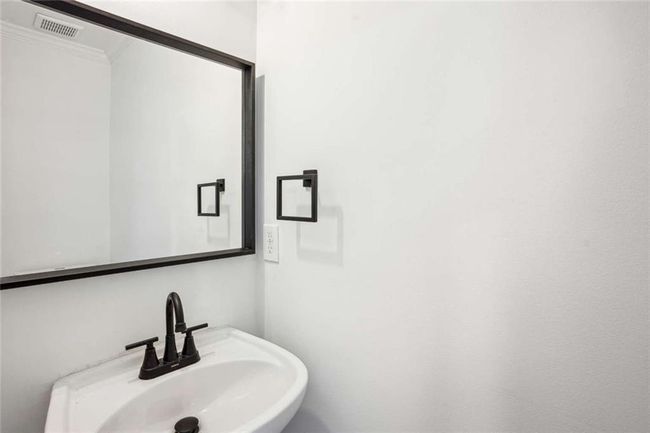 10423 Commons Xing, House other with 4 bedrooms, 3 bathrooms and 2 parking in Jonesboro GA | Image 5