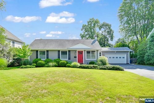 143 Delmar Ave, Glen Rock, NJ, 07452-3009 | Card Image